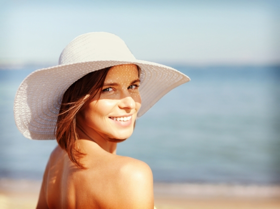 Woman wearing a sun hat 